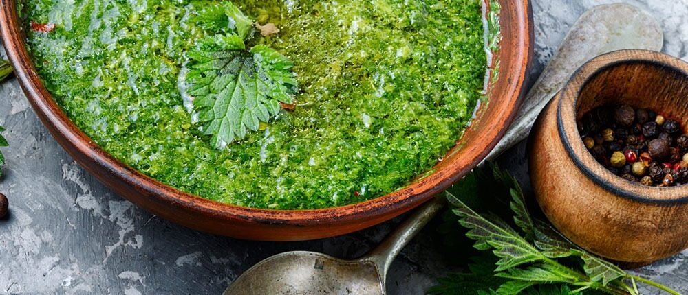 Supă de urzici cu quinoa și ghimbir